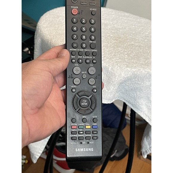 Samsung  BN59-00511A TV Remote Control - Picture 1 of 5
